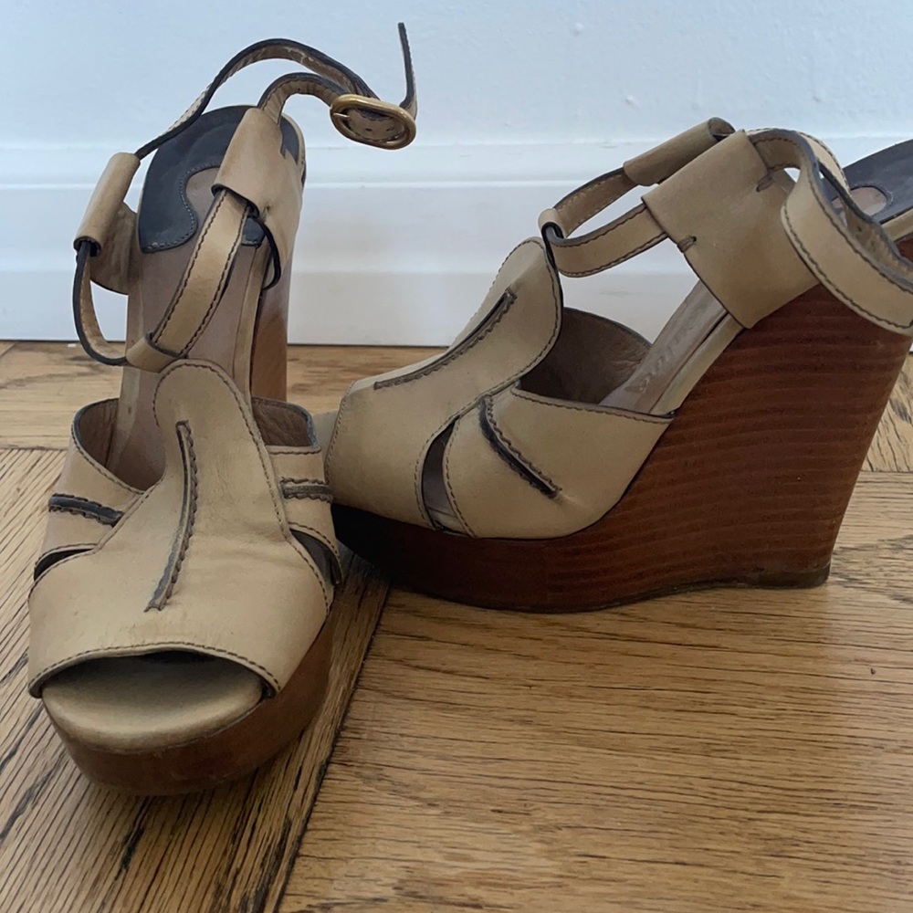 Chloe wedge